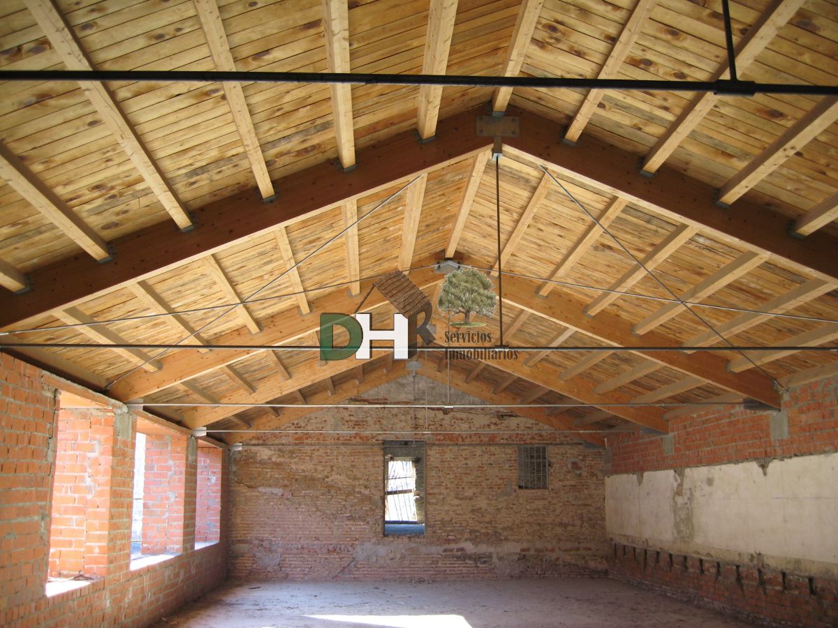 For sale of building in Plasencia