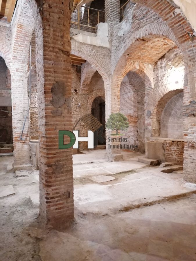 For sale of building in Plasencia