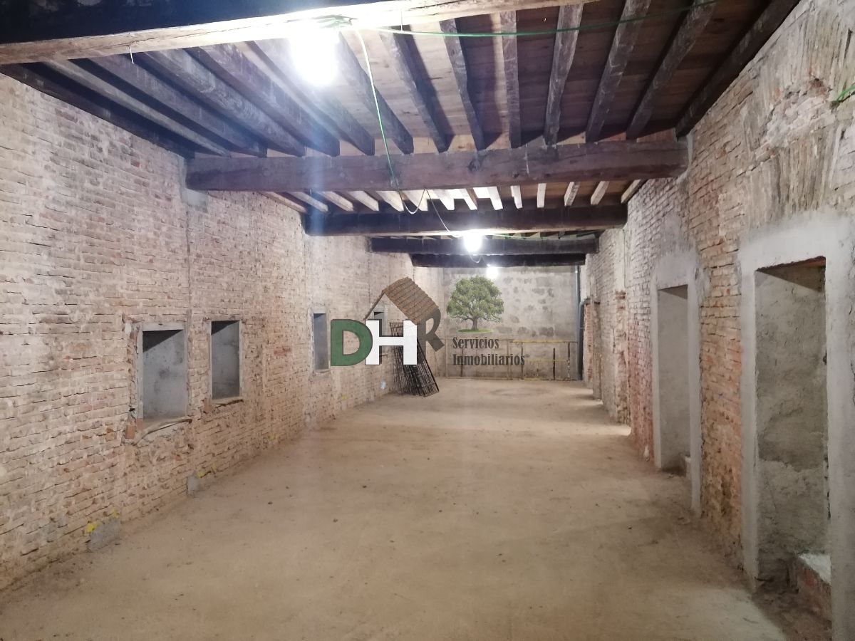 For sale of building in Plasencia