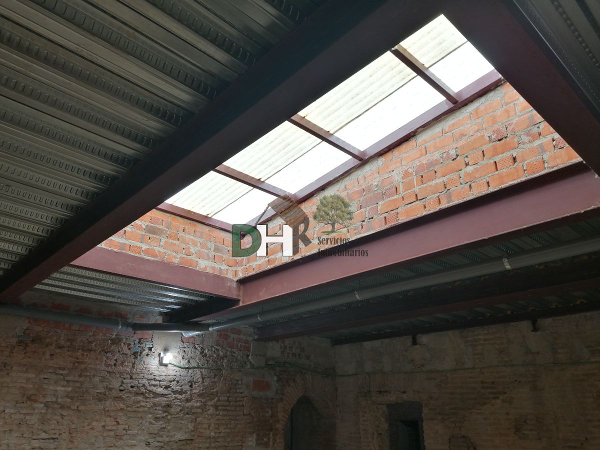 For sale of building in Plasencia