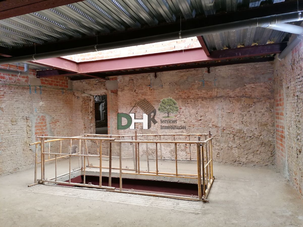 For sale of building in Plasencia