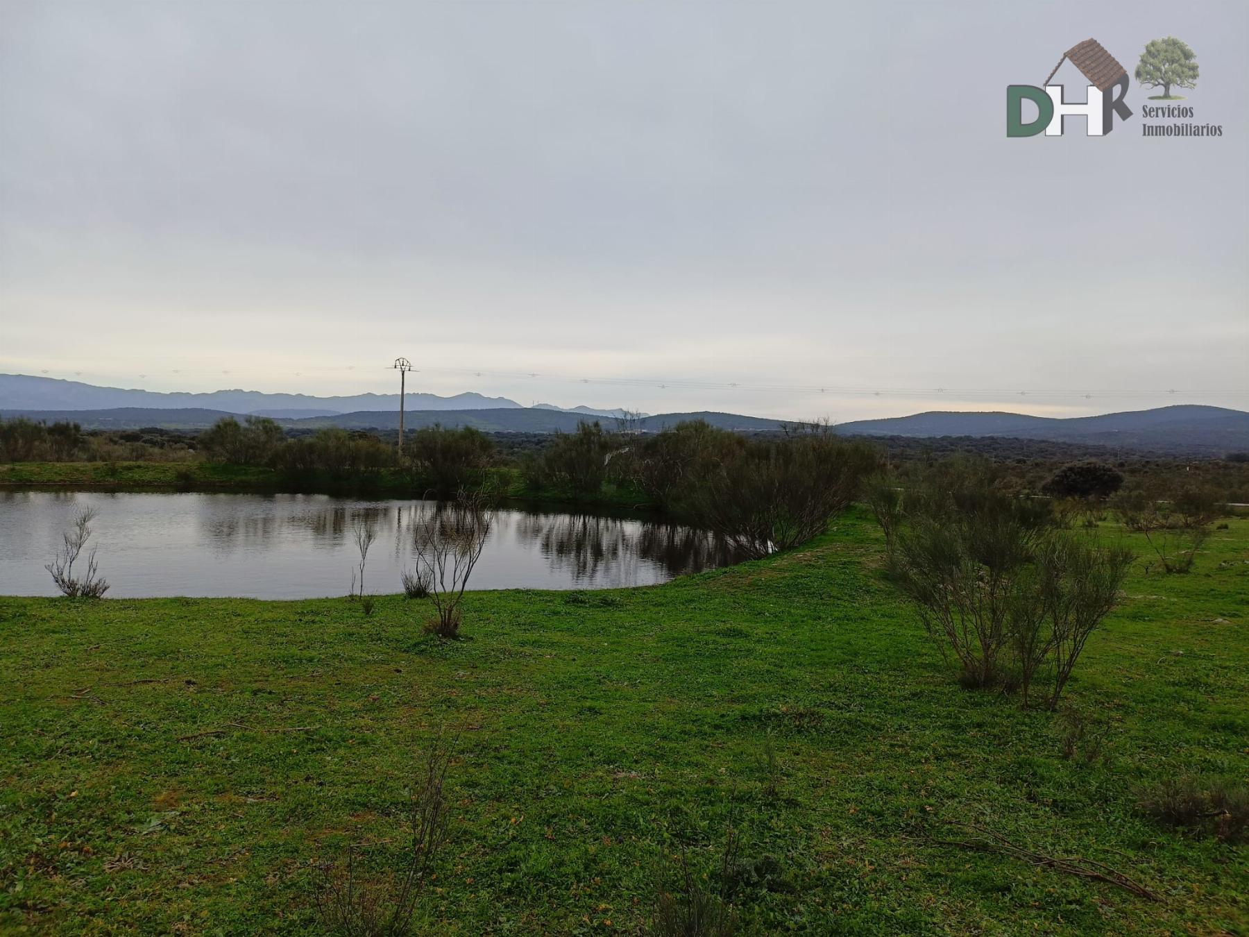 For sale of land in Cáceres