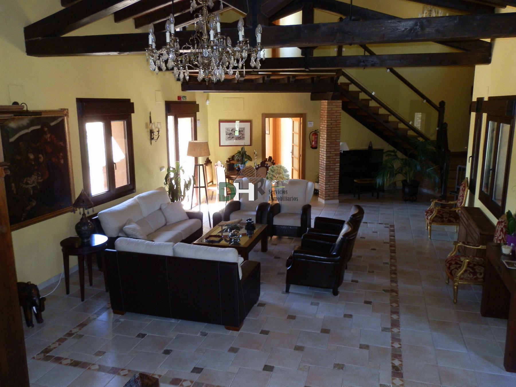 For sale of hotel in Cáceres