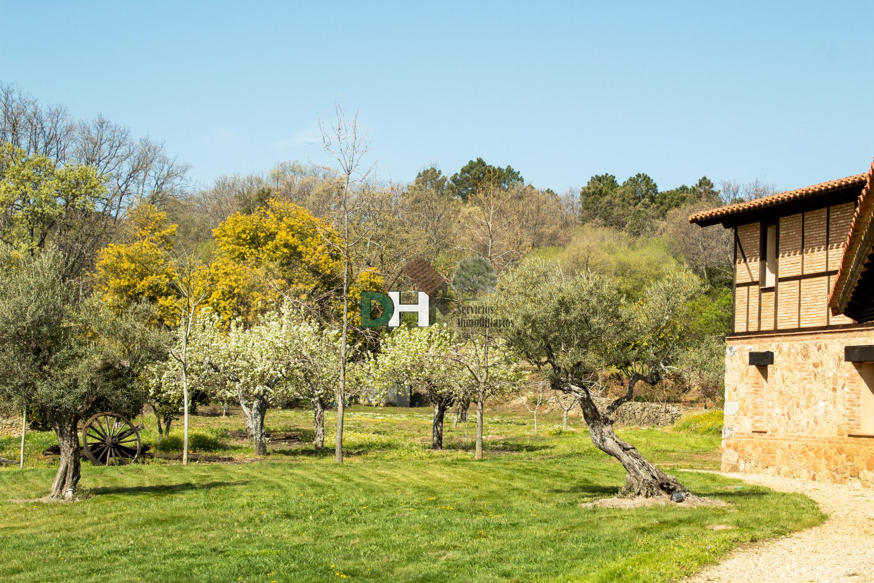 For sale of hotel in Cáceres