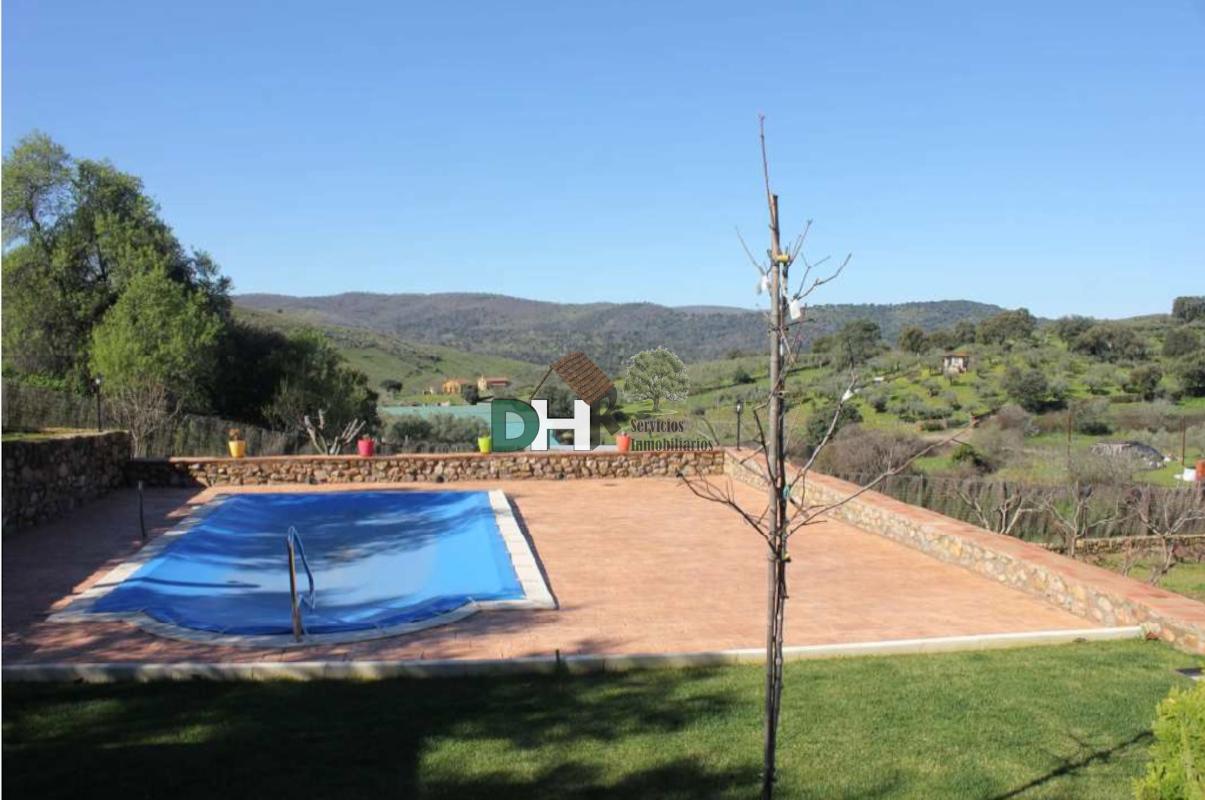 For sale of house in Trujillo
