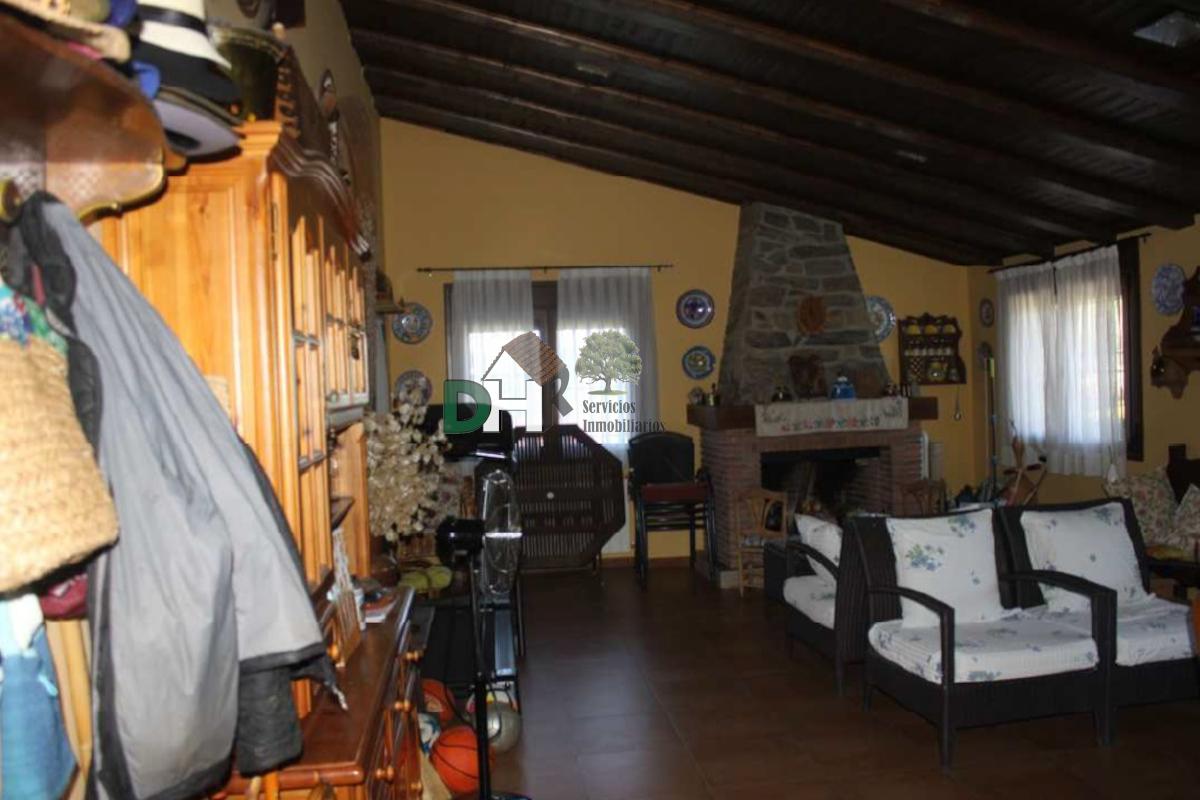 For sale of house in Trujillo