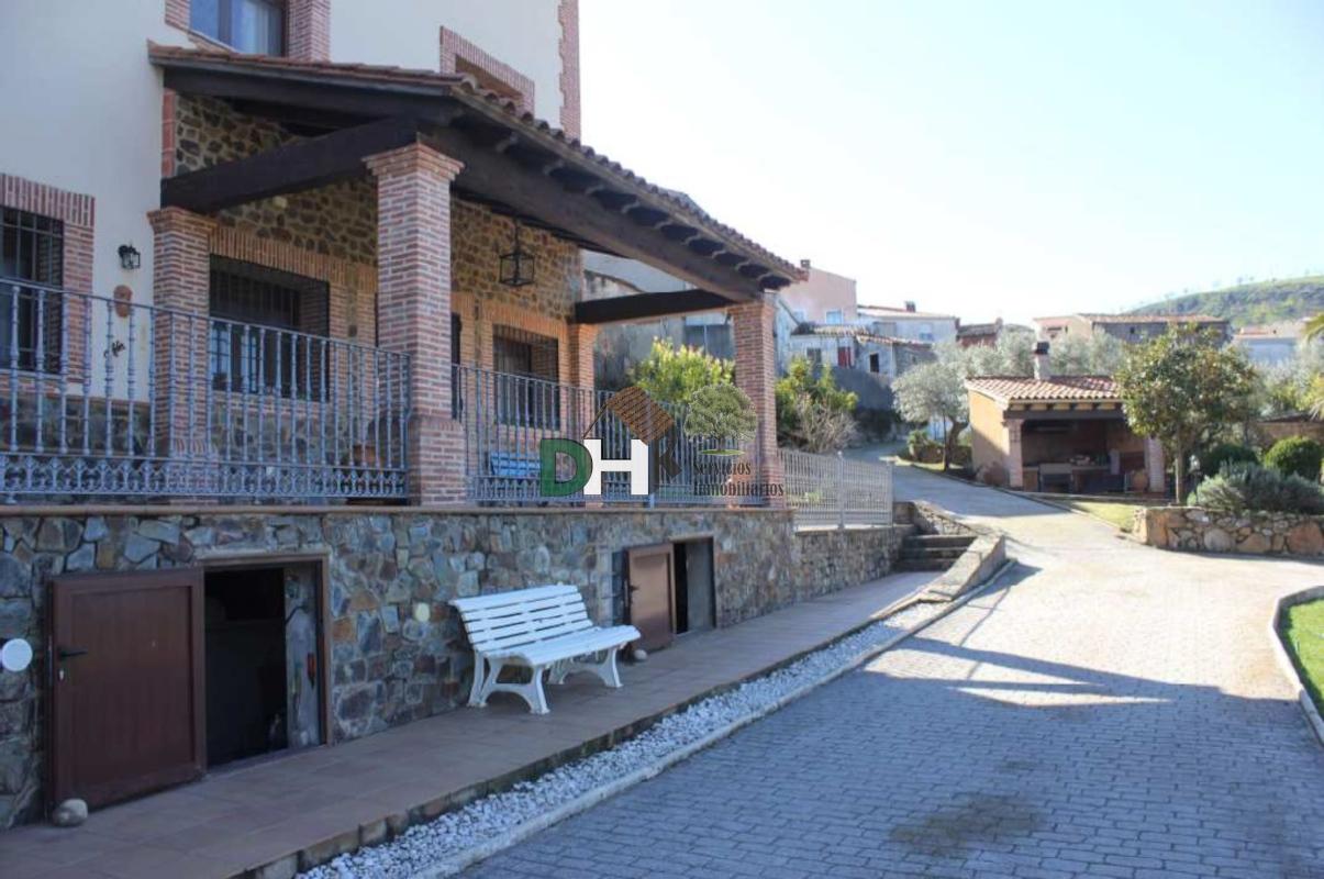 For sale of house in Trujillo