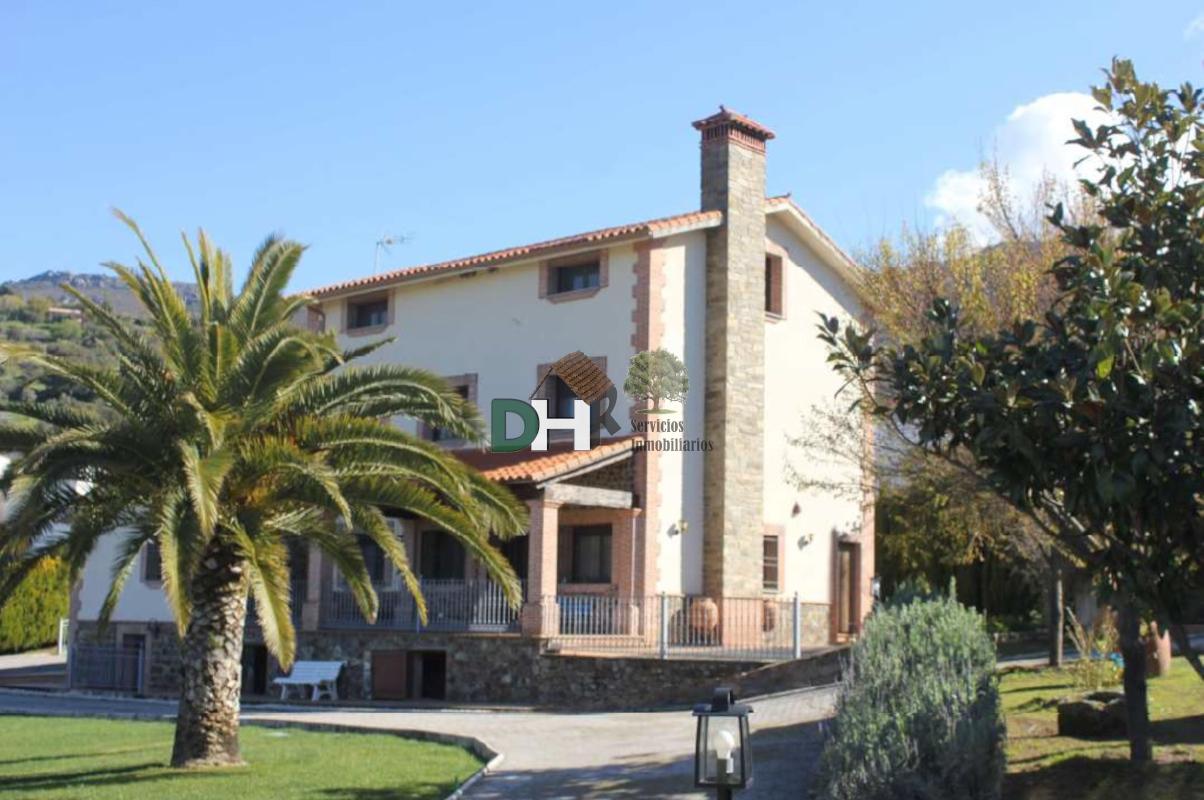 For sale of house in Trujillo