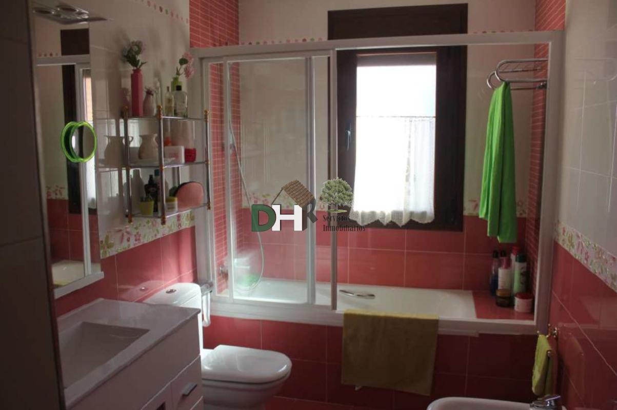 For sale of house in Trujillo