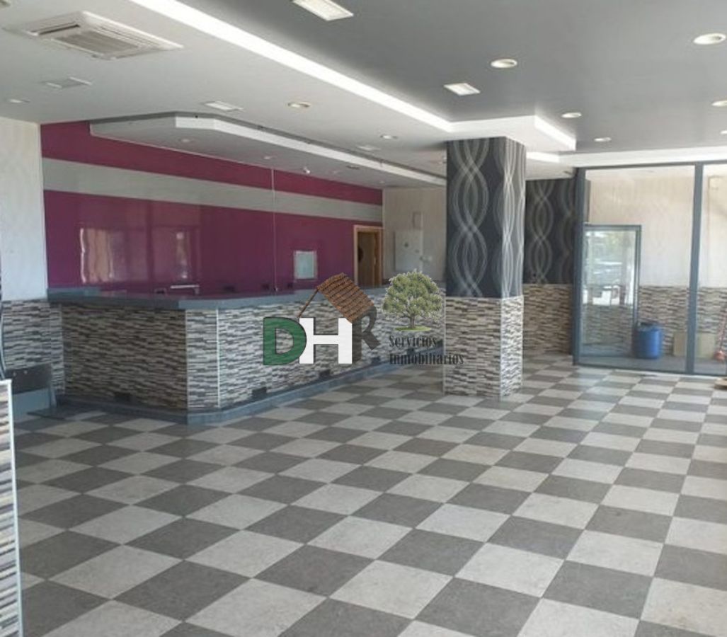 For sale of commercial in Cáceres