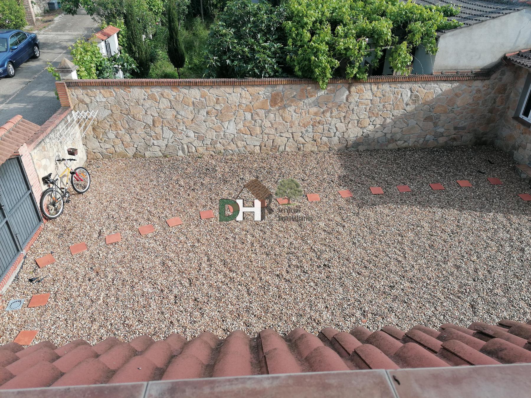 For sale of house in Torrejón el Rubio