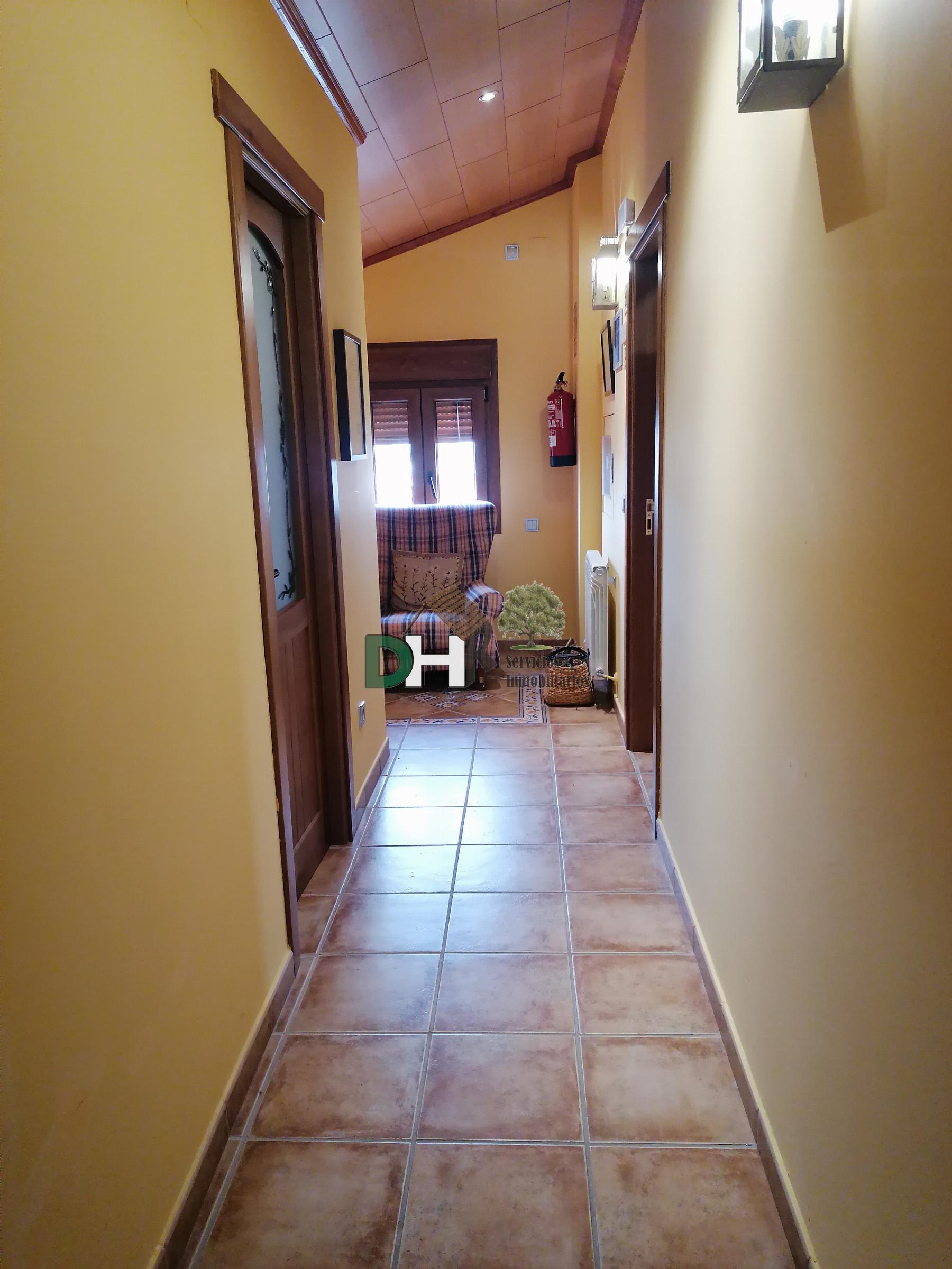 For sale of house in Torrejón el Rubio