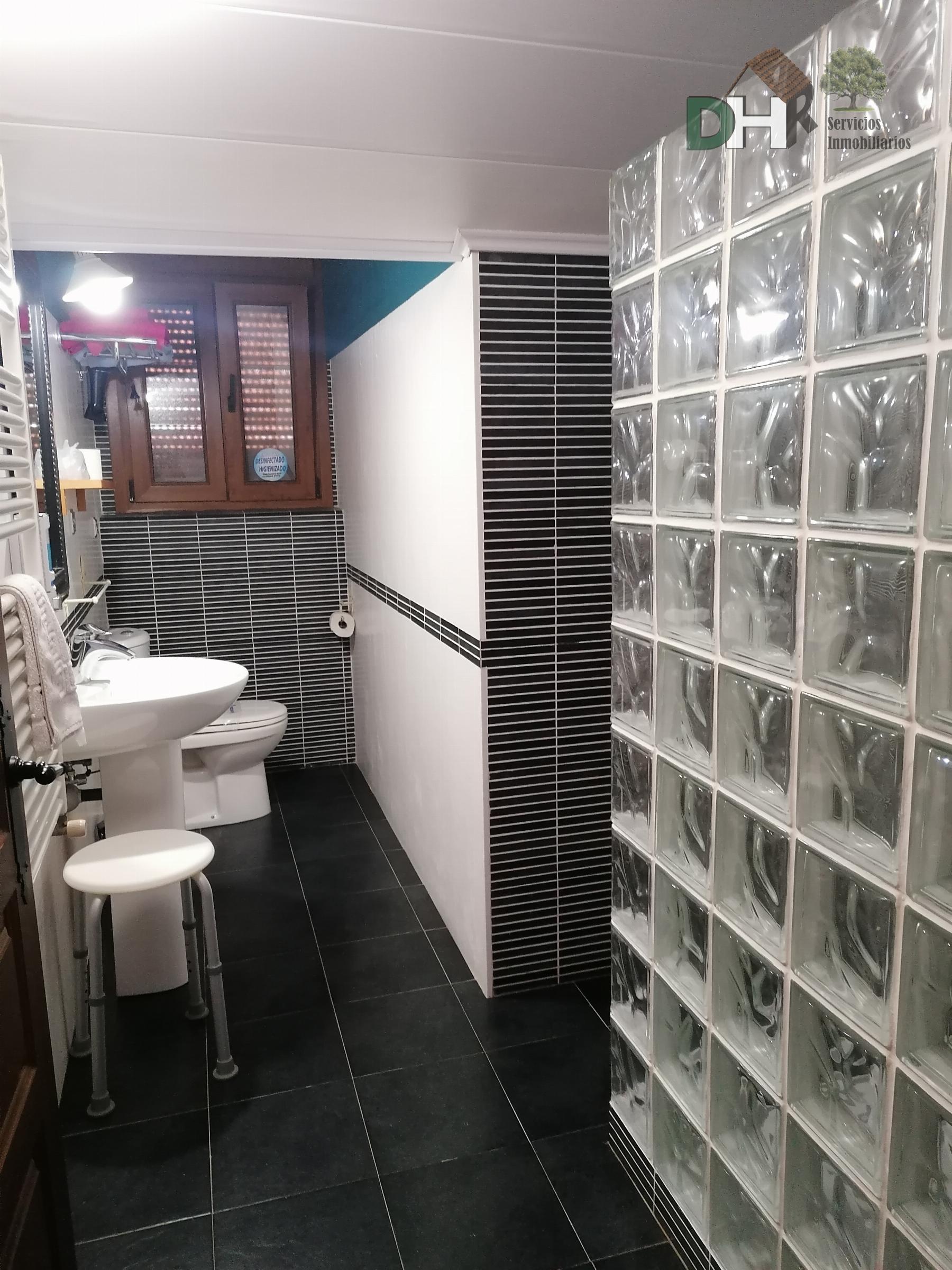 For sale of house in Torrejón el Rubio