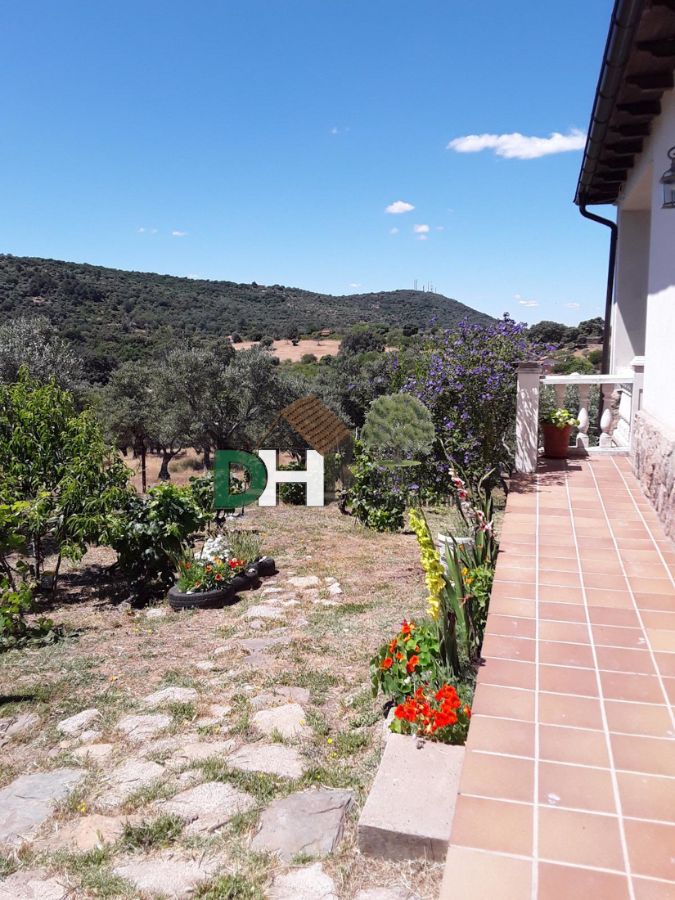 For sale of rural property in Plasencia