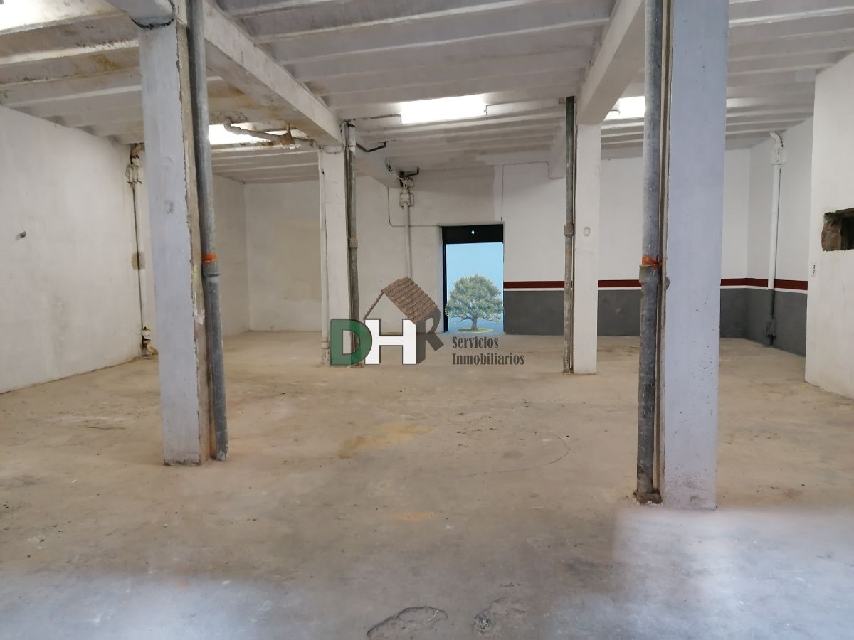 For rent of commercial in Plasencia