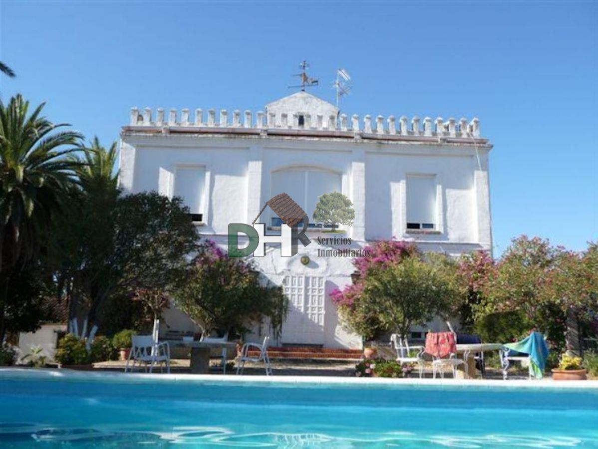 For sale of rural property in Cáceres