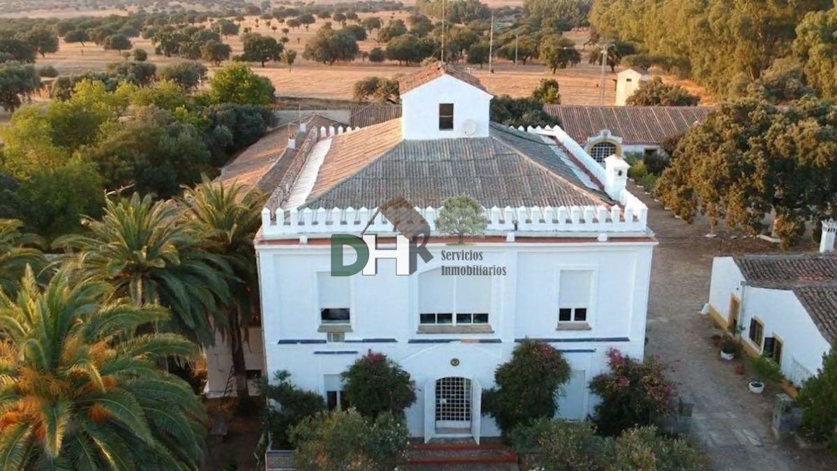 For sale of rural property in Cáceres