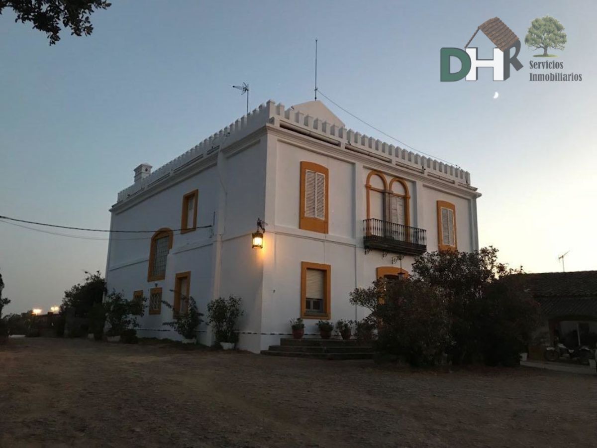 For sale of rural property in Cáceres