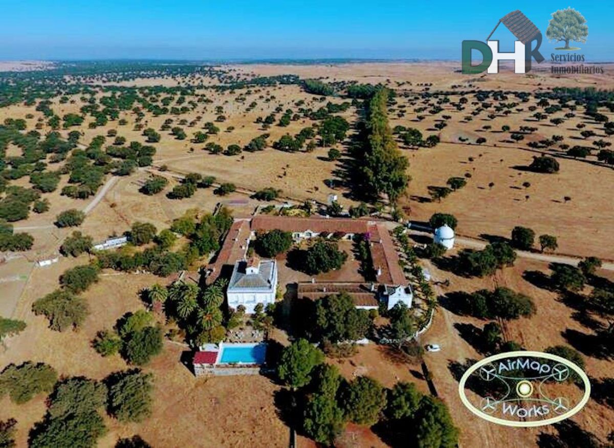 For sale of rural property in Cáceres