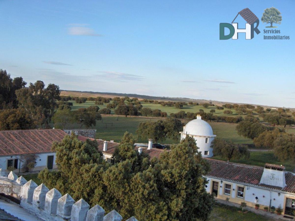 For sale of rural property in Cáceres