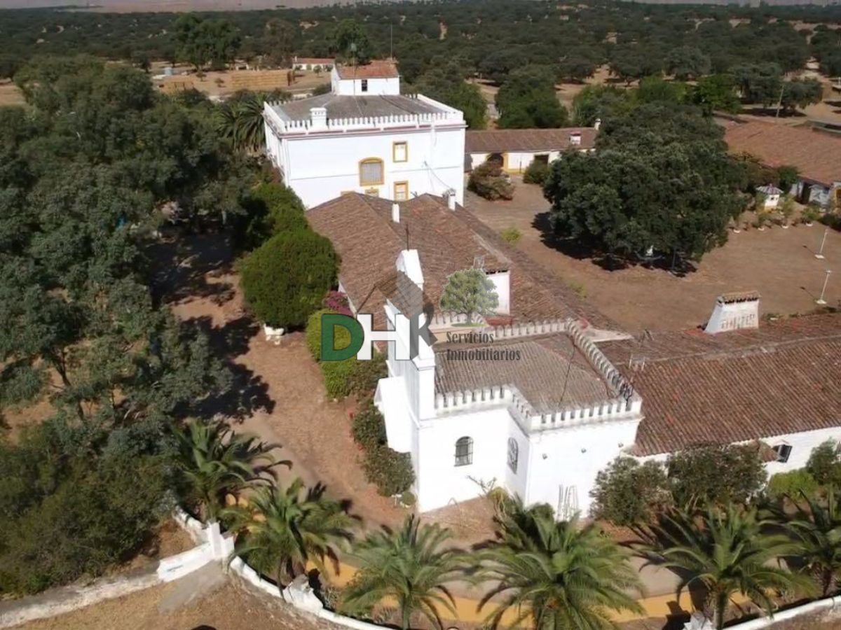 For sale of rural property in Cáceres