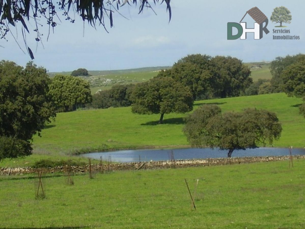 For sale of rural property in Cáceres