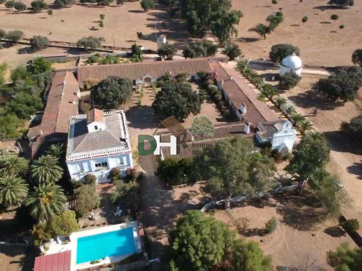 For sale of rural property in Cáceres