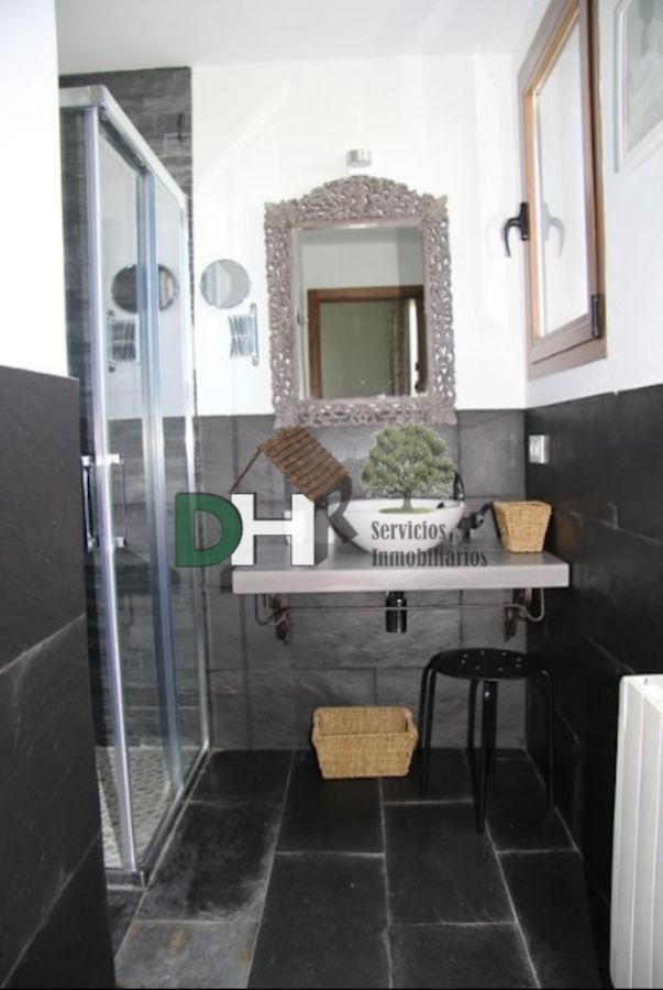 For sale of house in Valdefuentes