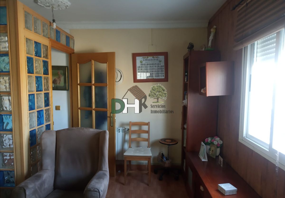 For sale of chalet in Malpartida de Cáceres