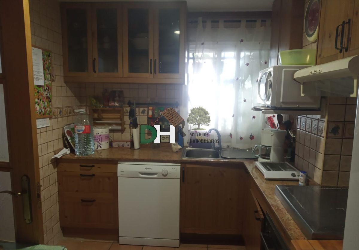 For sale of chalet in Malpartida de Cáceres