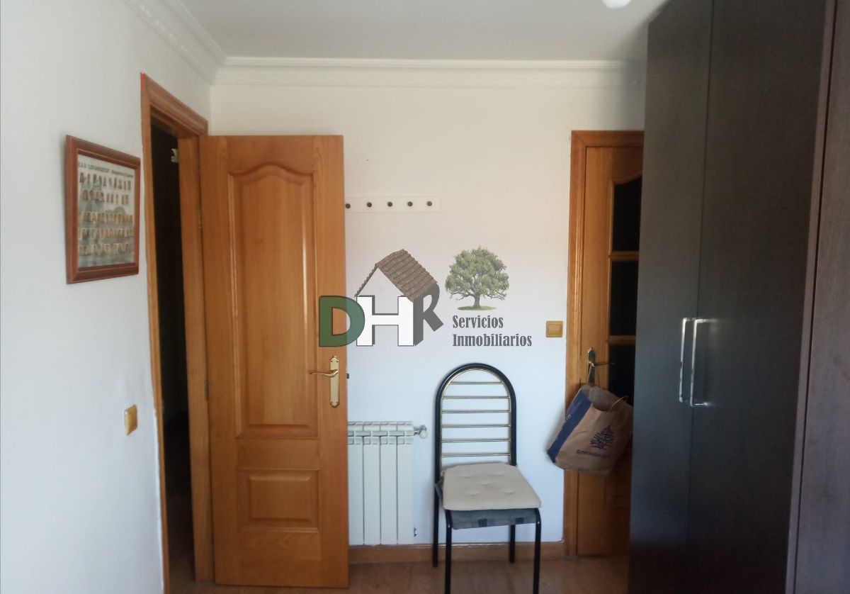 For sale of chalet in Malpartida de Cáceres