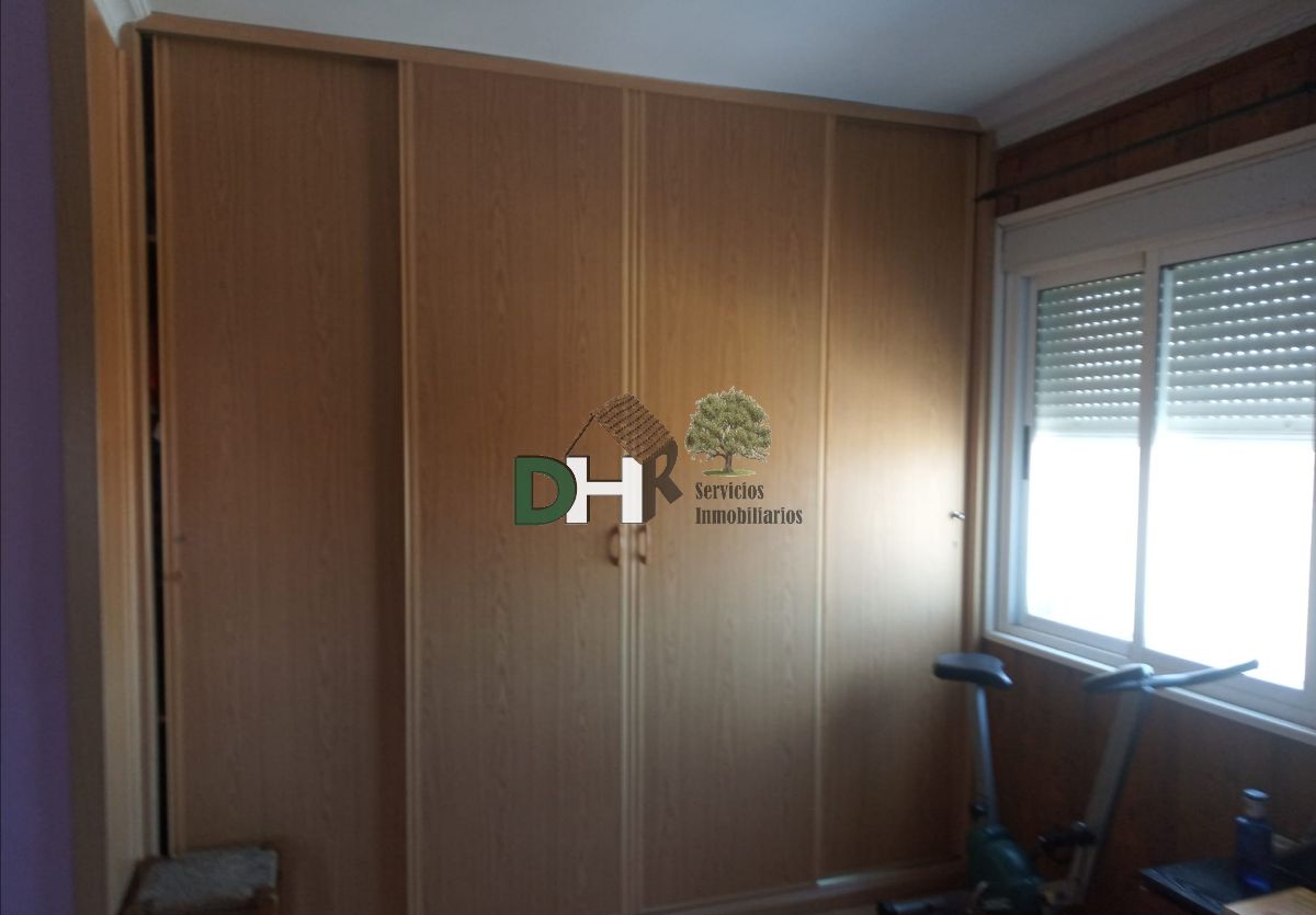 For sale of chalet in Malpartida de Cáceres