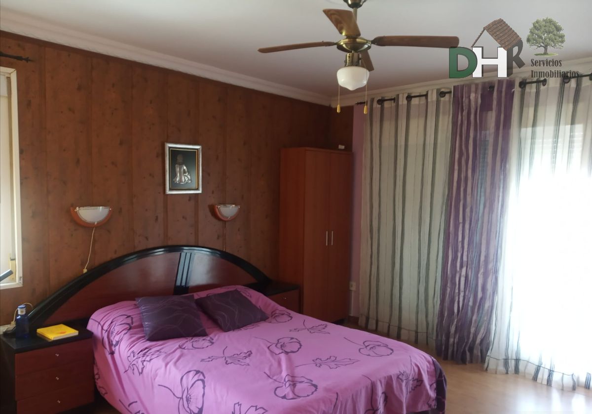 For sale of chalet in Malpartida de Cáceres