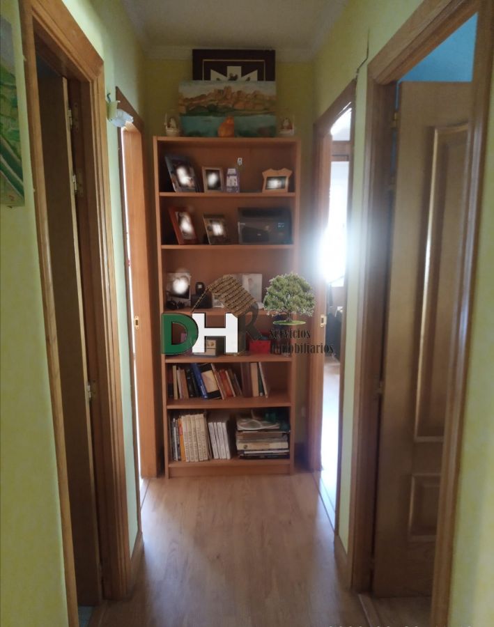 For sale of chalet in Malpartida de Cáceres