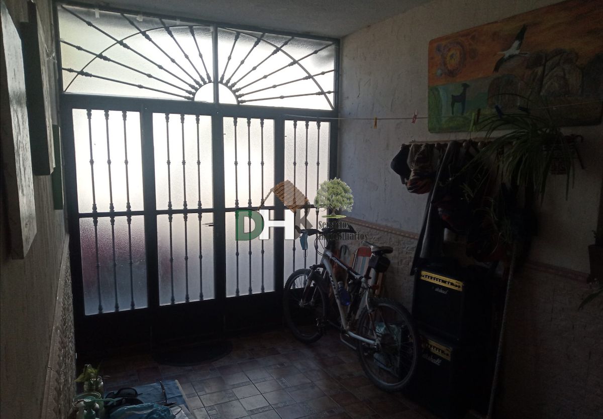 For sale of chalet in Malpartida de Cáceres