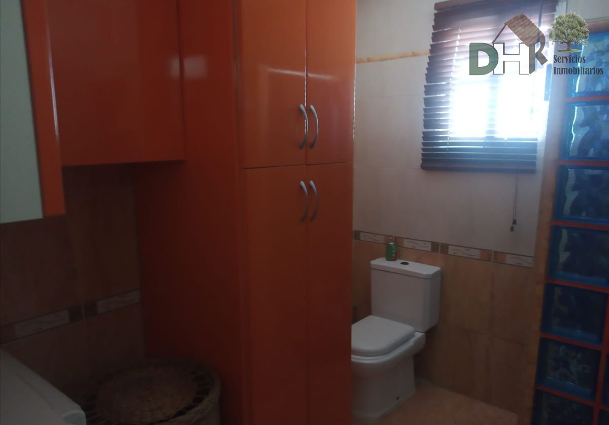 For sale of chalet in Malpartida de Cáceres