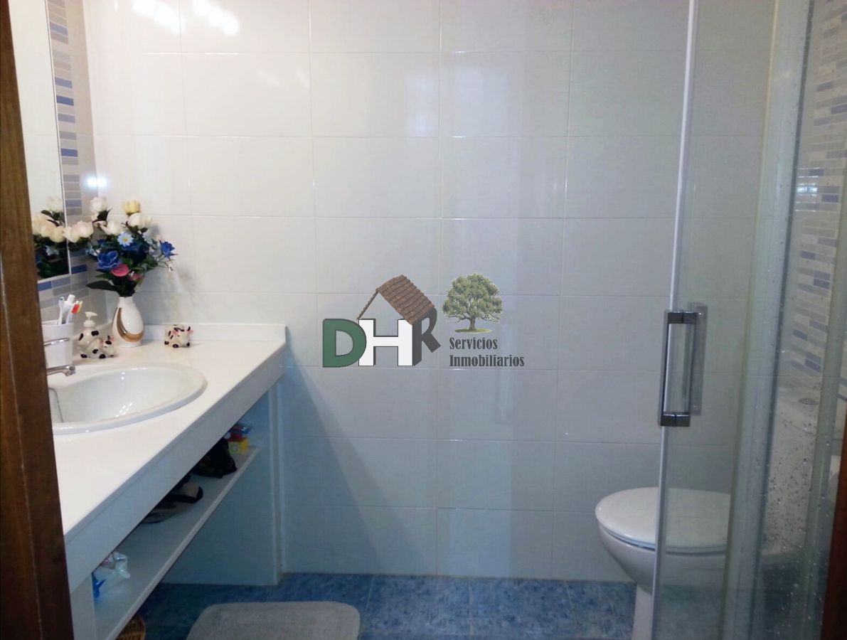 For sale of house in Malpartida de Cáceres
