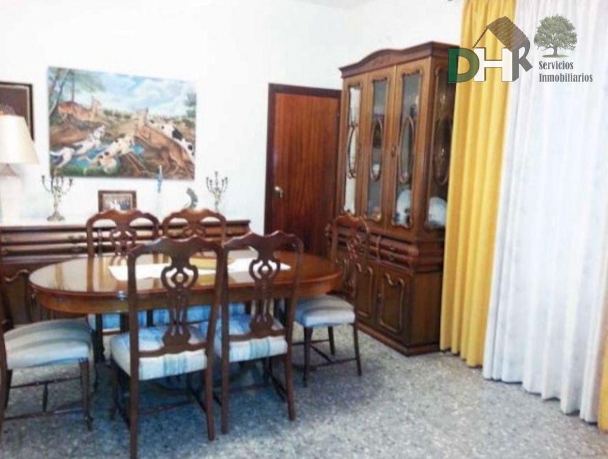 For sale of house in Malpartida de Cáceres