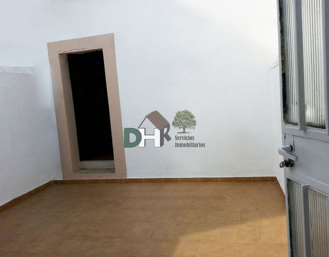 For sale of house in Malpartida de Cáceres
