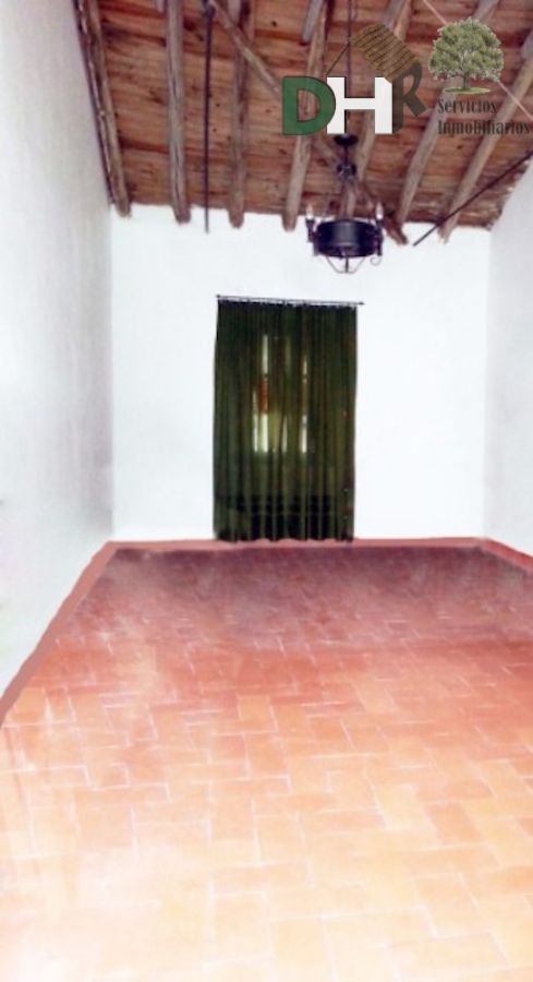 For sale of house in Malpartida de Cáceres
