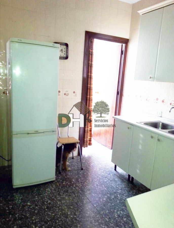 For sale of house in Malpartida de Cáceres