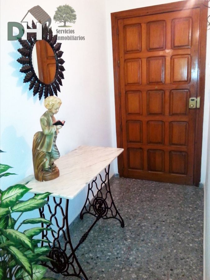 For sale of house in Malpartida de Cáceres