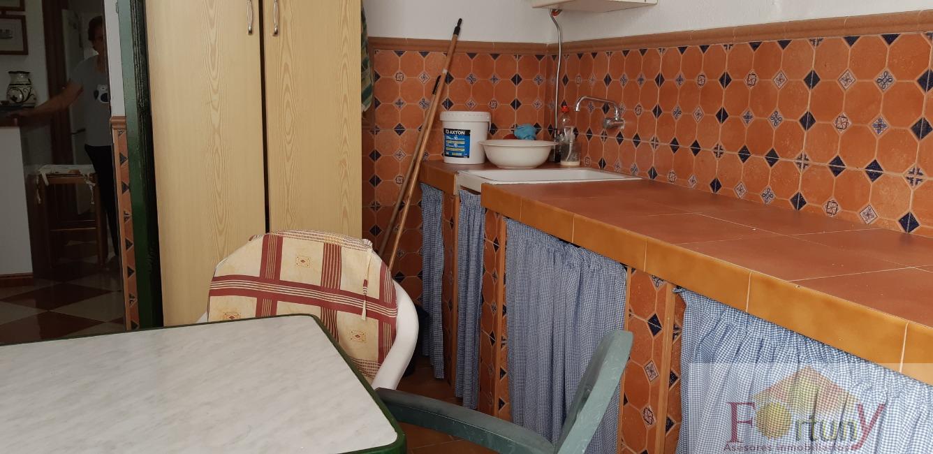 For sale of house in Almuñécar