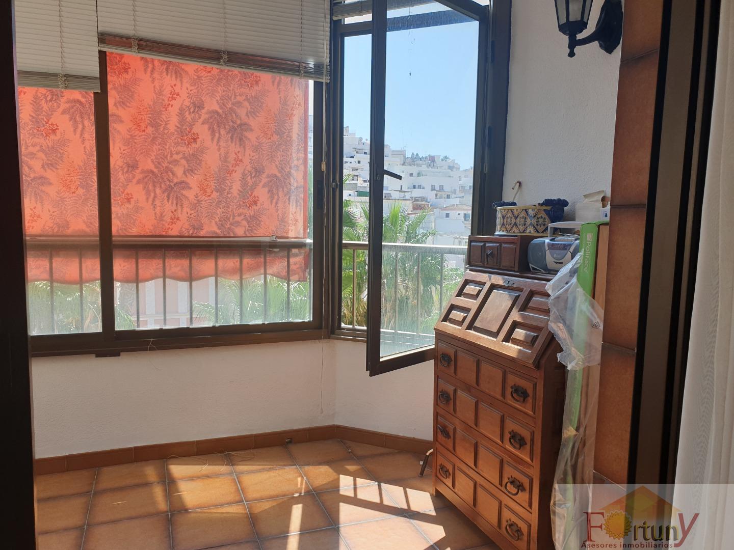 For sale of flat in Almuñécar