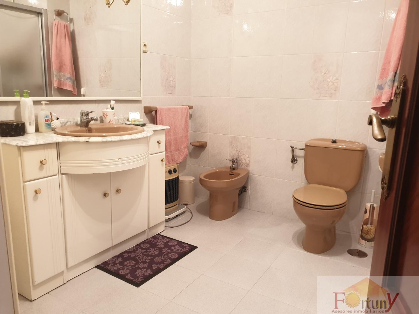 For sale of flat in Almuñécar