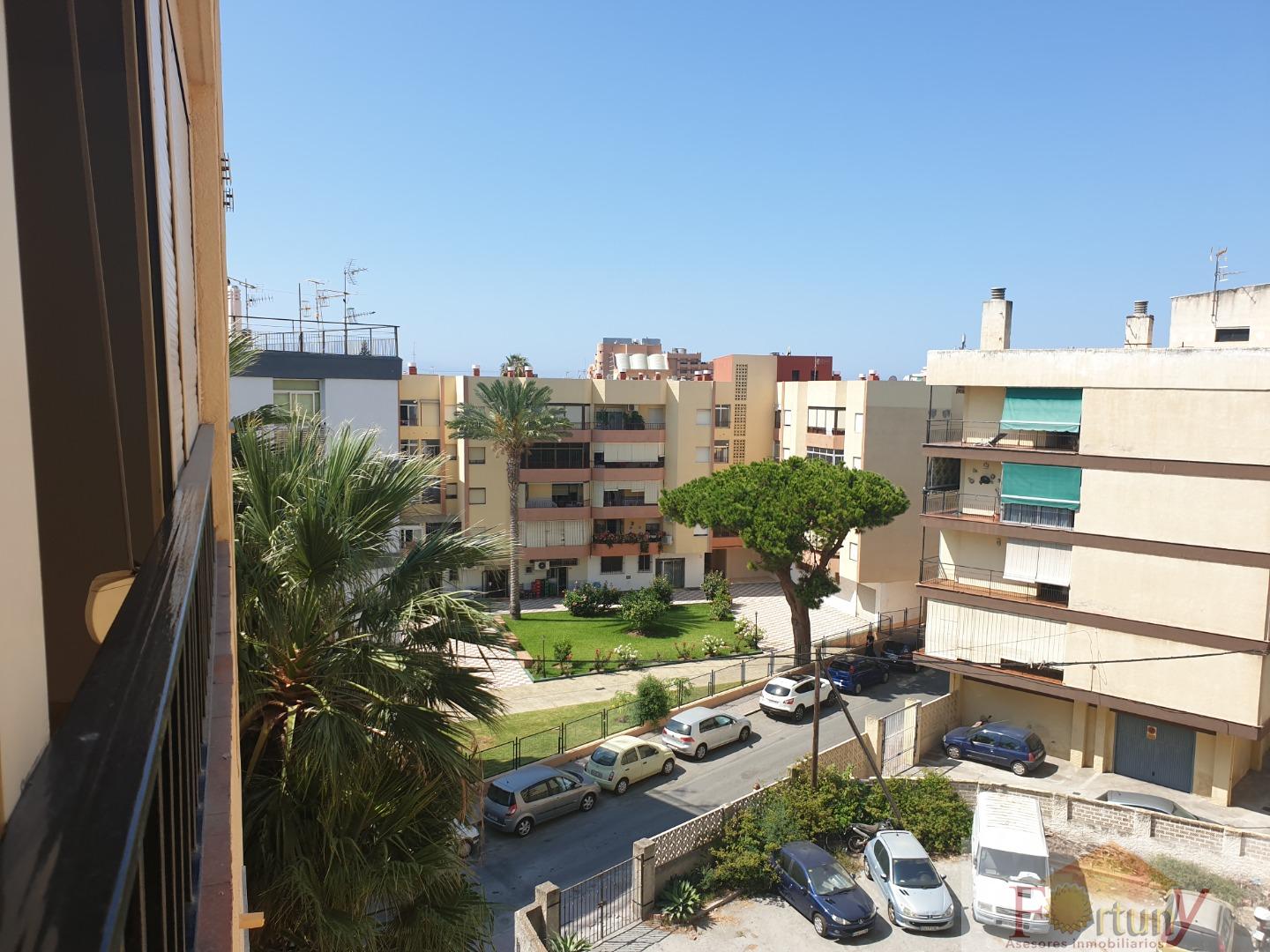 For sale of flat in Almuñécar