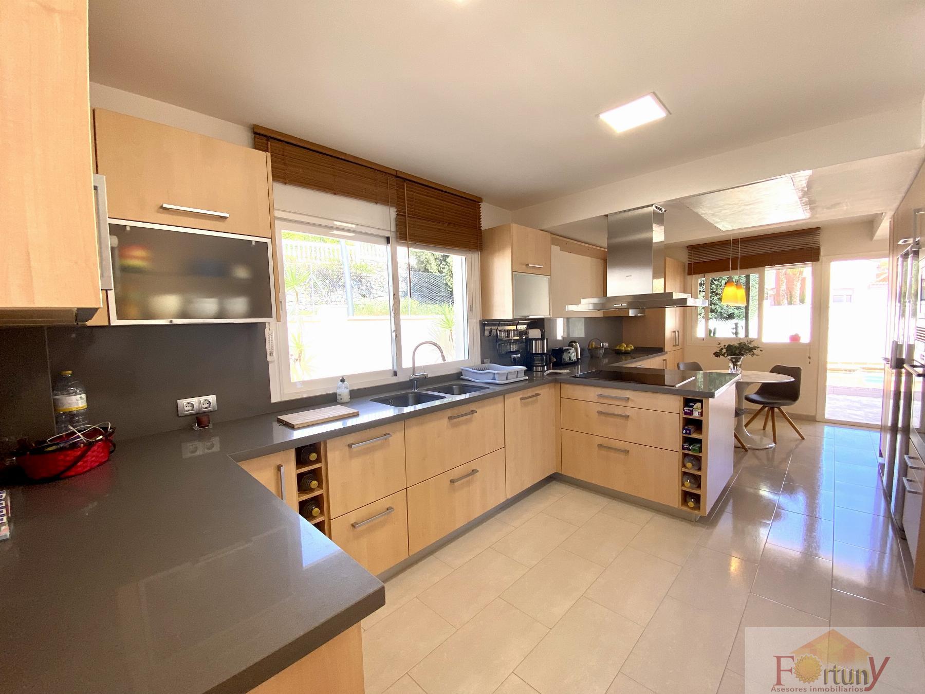 For sale of chalet in Almuñécar