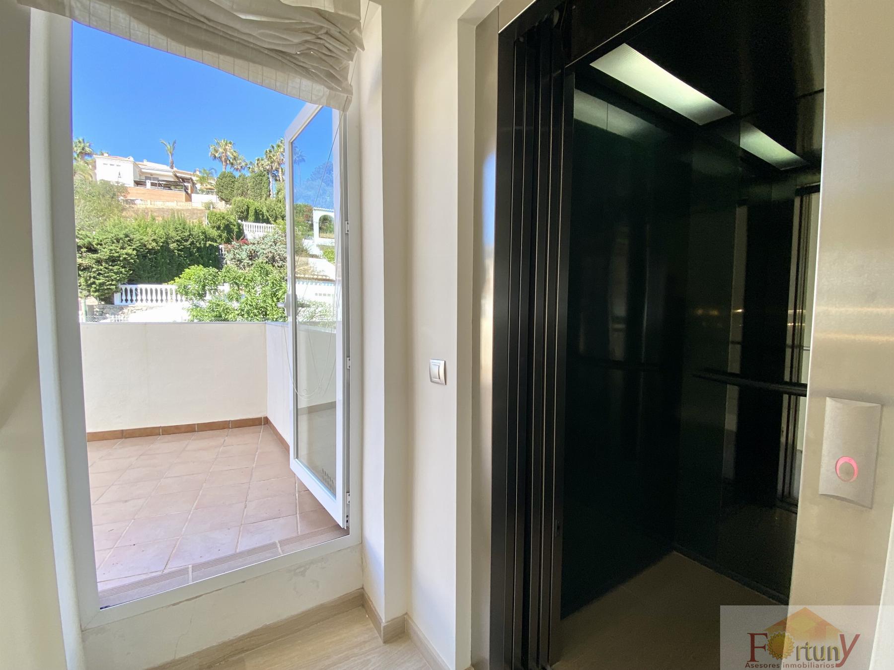 For sale of chalet in Almuñécar