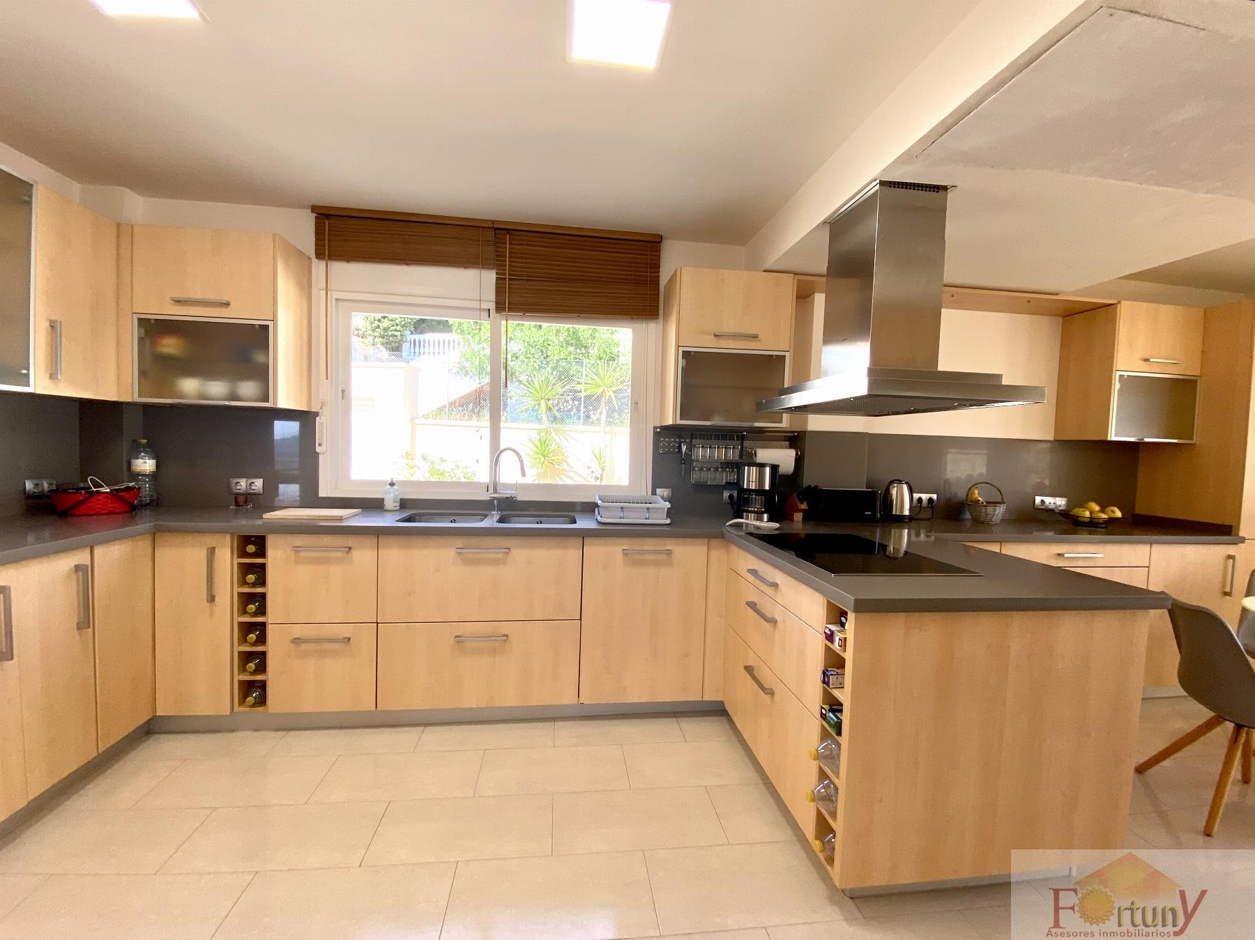 For sale of chalet in Almuñécar