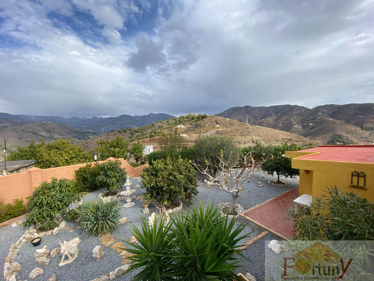 For sale of rural property in Almuñécar